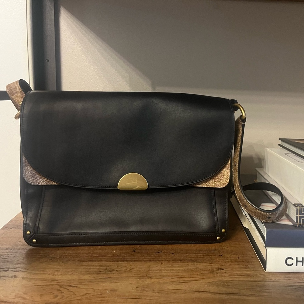 COACH Coated Canvas Signature Blocking